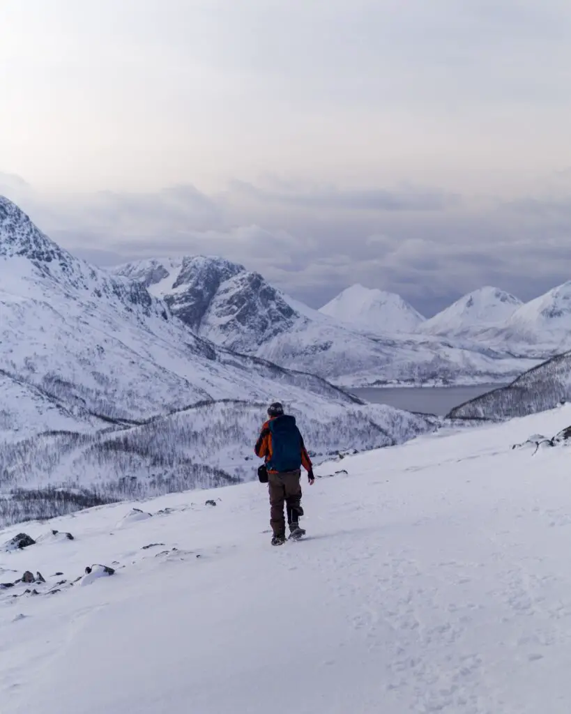 Hiking on snowshoes in Norway. Photo: Unsplash