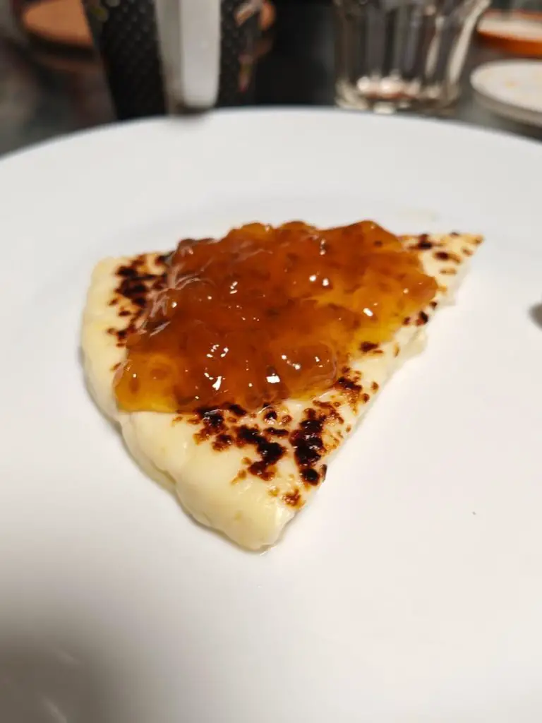 sqeeky cheese with cloudberry jam